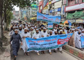 “নির্দলীয় সরকারের অধীনে নির্বাচন দিন, তারপর আইসেন “খেলা হবে “-মাওলানা ফজলুর রহমান