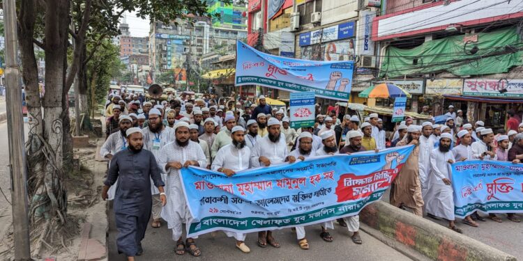 “নির্দলীয় সরকারের অধীনে নির্বাচন দিন, তারপর আইসেন “খেলা হবে “-মাওলানা ফজলুর রহমান