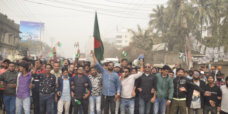 আজমেরী ওসমানের নির্দেশে প্রধানমন্ত্রী শেখ হাসিনার নারায়নগঞ্জের জনসভায় রবিন ও রাসেলের নেতৃত্বে মিছিল যোগ দান করে