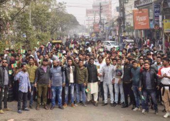 প্রধানমন্ত্রীর জনসভায় আজমেরী ওসমানের নির্দেশে  মনির ও অলিদের নেতৃত্বে শোডাউন