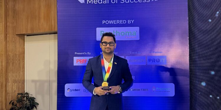 PBIF-এর গুণীজন সংবর্ধনা পেলেন মাজহারুল ইসলাম মুন্না