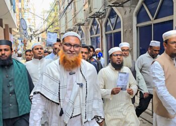 গলাচিপা রেললাইনে সিরাজুল মামুনের গণসংযোগ