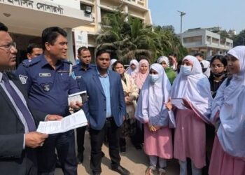 প্রধান শিক্ষক হওয়া নিয়ে বিরোধ  ভারপ্রাপ্ত প্রধান শিক্ষকের ওপর হামলা