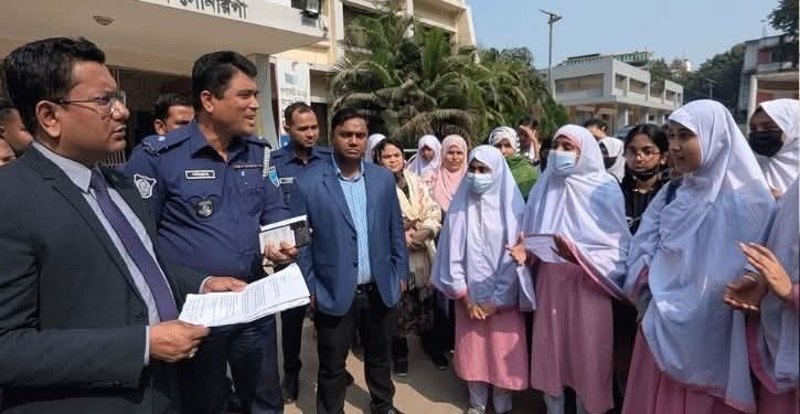 প্রধান শিক্ষক হওয়া নিয়ে বিরোধ  ভারপ্রাপ্ত প্রধান শিক্ষকের ওপর হামলা