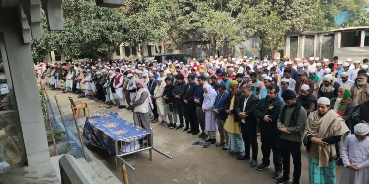 এটিএম কামাল এর মায়ের দাফন সম্পন্ন