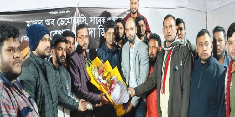 নারায়ণগঞ্জ-৫ আসনের এমপি প্রার্থী এড. আবুল কালামকে বন্দর উপজেলা স্বেচ্ছাসেবক দলের ফুলেল শুভেচ্ছা