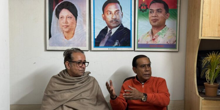 মায়ের মৃ’ত্যুতে সমবেদনা জানাতে এটিএম কামালের বাসায় মাসুদুজ্জামান