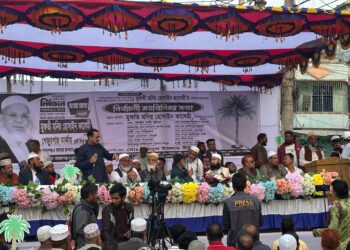 ১২ তারিখের বিপ্লবে জিতা ছাড়া আমাদের অন্য কোনো অপশন নাই : মনির কাসেমী