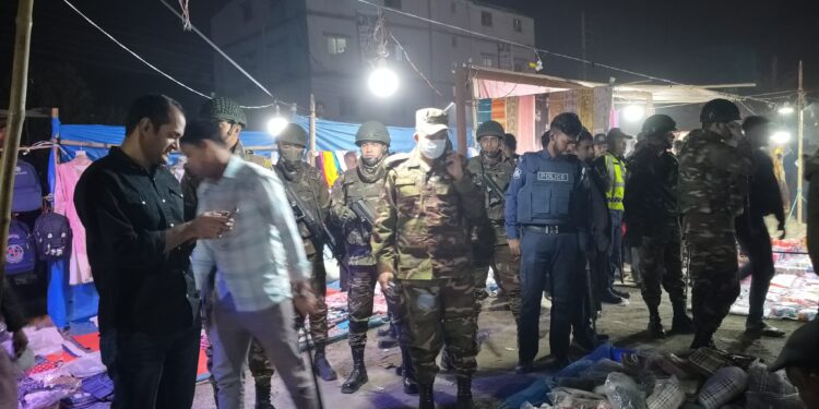 আসন্ন নির্বাচন উপলক্ষে নারায়ণগঞ্জ-৪ আসনে যৌথ বাহিনীর টহল