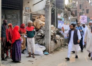 গণসংযোগে ব্যাপক সাড়া, ভোটারদের আস্থায় আল আমিন