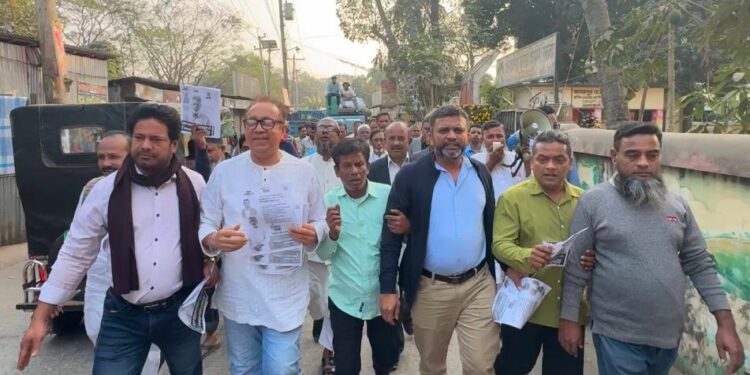 সোনারগাঁয়ে বিএনপির প্রার্থী মান্নানের পক্ষে এটিএম কামালের গণসংযোগ