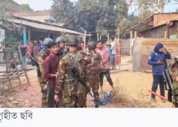 সোনারগাঁয়ে আধিপত্য নিয়ে তিন গ্রামের সংঘর্ষ, টেঁটাবিদ্ধসহ আহত ১৫, এলাকায় সেনা-পুলিশ