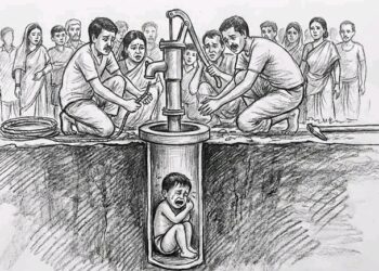 চট্টগ্রামের রাউজানে খোলা নলকূপের গর্তে শিশুপতন, উদ্ধারে ফায়ার সার্ভিসের অভিযান