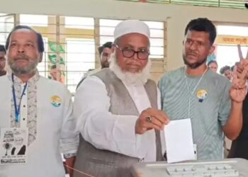 ভোট দিলেন বিএনপি জোটের প্রার্থী মনির কাসেমী