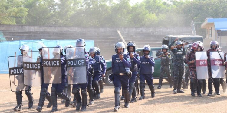 নারায়ণগঞ্জে নির্বাচনি মাঠে ২,১৯৬ জন পুলিশ,  ৭৯৭ টি কেন্দ্র থাকবে কঠোর নজরদারিতে