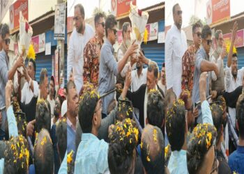 ২৫নং ওয়ার্ডে আবুল কালামকে স্বাগত জানিয়ে বিশাল মিছিল নিয়ে যুবদল নেতা জুবায়েরের ফুলের শুভেচ্ছা