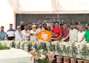 জিয়াউর রহমান ও খালেদা জিয়ার সমাধিতে নাঃগঞ্জ জেলা ও মহানগর মৎস্যজীবী দলের শ্রদ্ধা