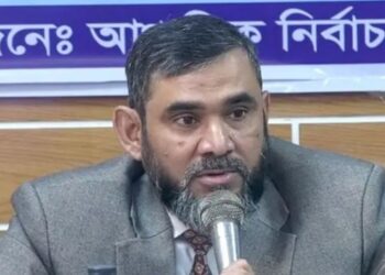 ভোটের দিন সাংবাদিকদের মোবাইল নিয়ে কেন্দ্রে প্রবেশে বাধা নেই: ইসি