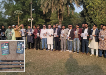 পরিবেশবান্ধব কলম ও দেশগঠনে তারেক রহমানকে সরাসরি পরামর্শ দেওয়ার আহবান জানিয়ে লিফলেট বিতরণ