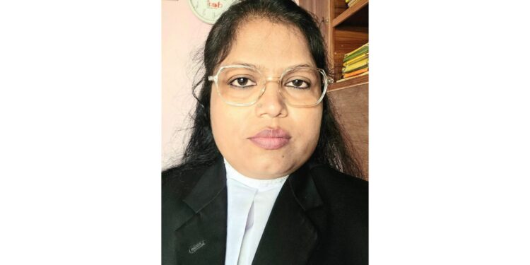 সংরক্ষিত নারী আসনে আলোচনায় নারায়ণগঞ্জের এডভোকেট মাহামুদা আক্তার