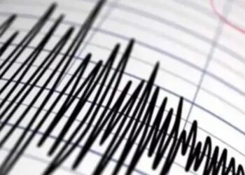 রাজধানীসহ দেশজুড়ে ৫.৪ মাত্রার শক্তিশালী ভূমিকম্প