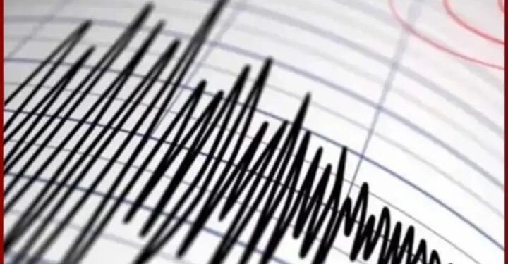 রাজধানীসহ দেশজুড়ে ৫.৪ মাত্রার শক্তিশালী ভূমিকম্প