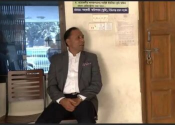 সকাল ৯টায় সিদ্দিরগঞ্জ ভূমি অফিসে মন্ত্রী, কর্মকর্তারা অনুপস্থিত !