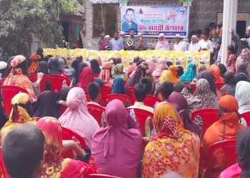 প্রতি বছরের ন্যায় মুছাপুরে ৪ গ্রামবাসীর মাঝে মেম্বার প্রার্থী রবিউল আউয়ালের ঈদ উপহার সামগ্রী বিতরণ