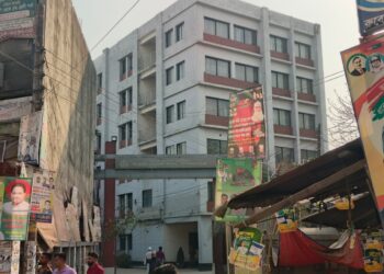 ফতুল্লায় সাংবাদিকের গায়ে হাত! ফতুল্লা থানার এসআই আজিজের