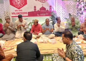 ওই আর ভলান্টিয়ার সংগঠনের উদ্যোক্তা তনুর উদ্যোগে দোয়া ও ইফতার মাহফিল