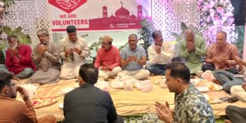 ওই আর ভলান্টিয়ার সংগঠনের উদ্যোক্তা তনুর উদ্যোগে দোয়া ও ইফতার মাহফিল
