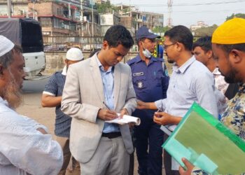 রমজানে যানজট কমাতে সোনারগাঁয়ে উচ্ছেদ অভিযান ও জরিমানা