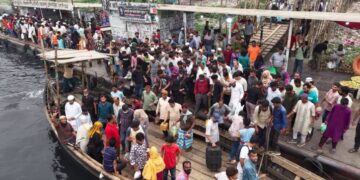 ঈদ সামনে রেখে বন্দর খেয়াঘাটে অতিরিক্ত  ভাড়া ও হ’য়রানি বন্ধের দাবি