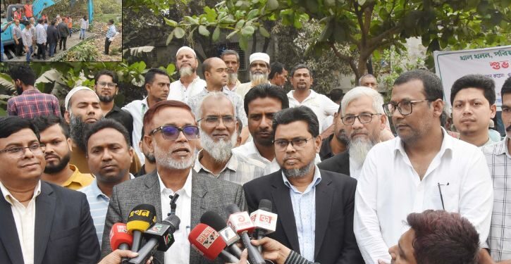 নারায়ণগঞ্জে খাল খনন কার্যক্রম শুরু করলেন নাসিক প্রশাসক সাখাওয়াত